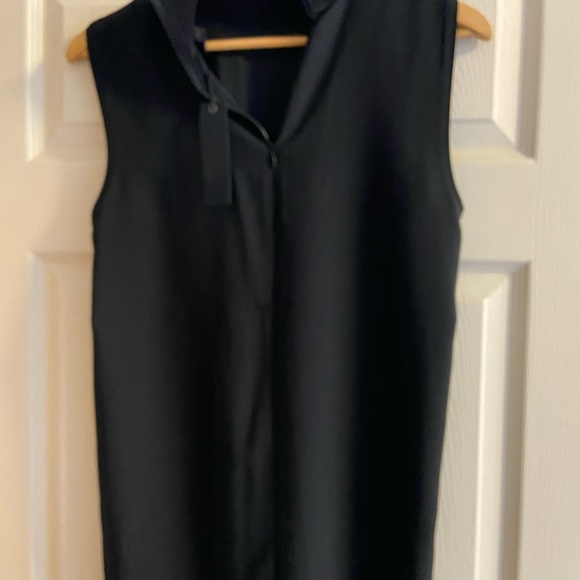 Black sleeveless blouse - Picture 3 of 4
